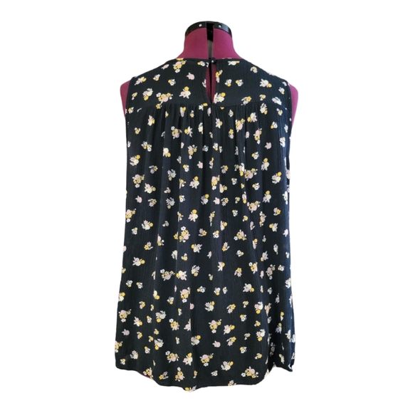 Torrid size 2, loose fit, 100% rayon, tank top, black with ditsy floral pattern - Picture 2 of 8